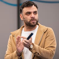 Andrei Dunuta & Arta de a NU vinde