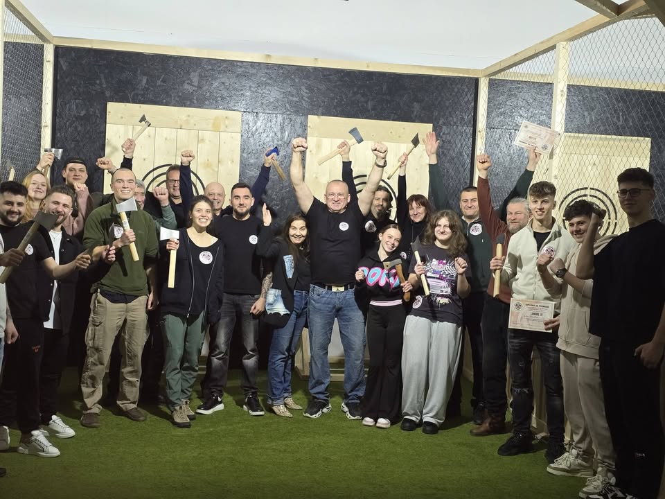 Country Party de Ziua Femeii la Axe Throwing Club Sibiu