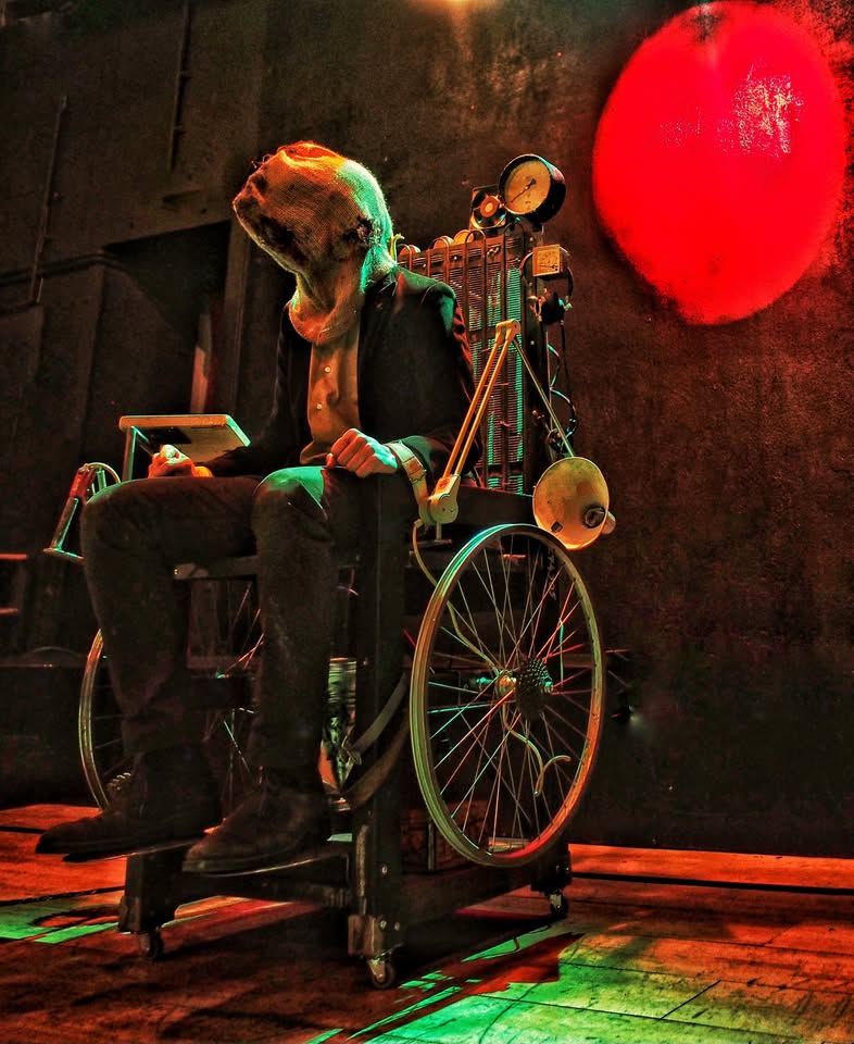 Omul Pernă, de Martin McDonagh | Teatrul Metropolis