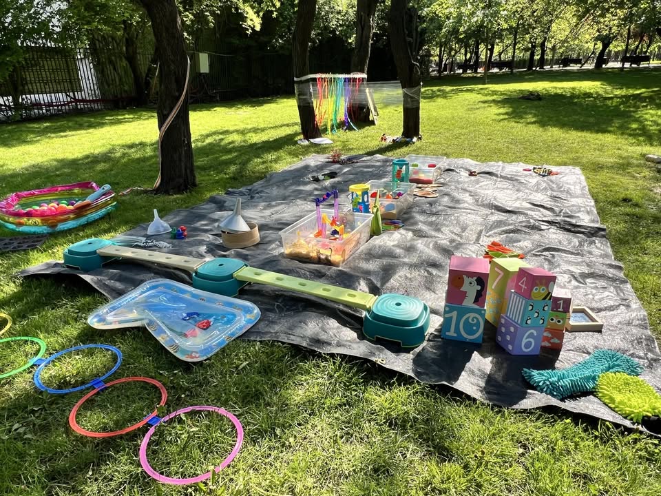 Atelier senzorial in parc! Tematica: primavara si culori! 8luni-3ani
