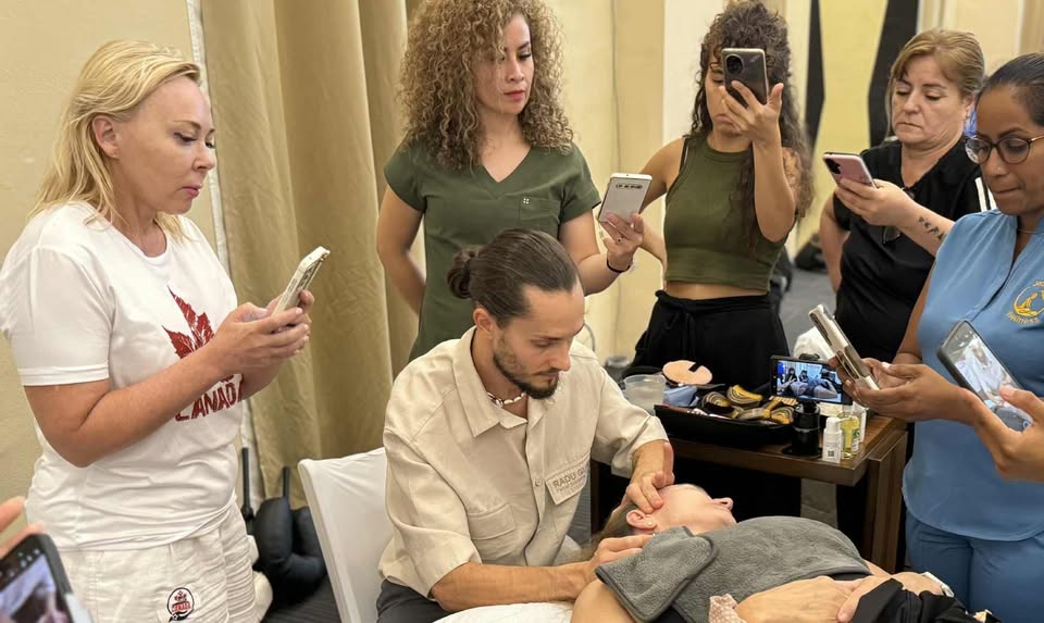 Masaj facial sculptural- SculptLift Myofascial Fusion