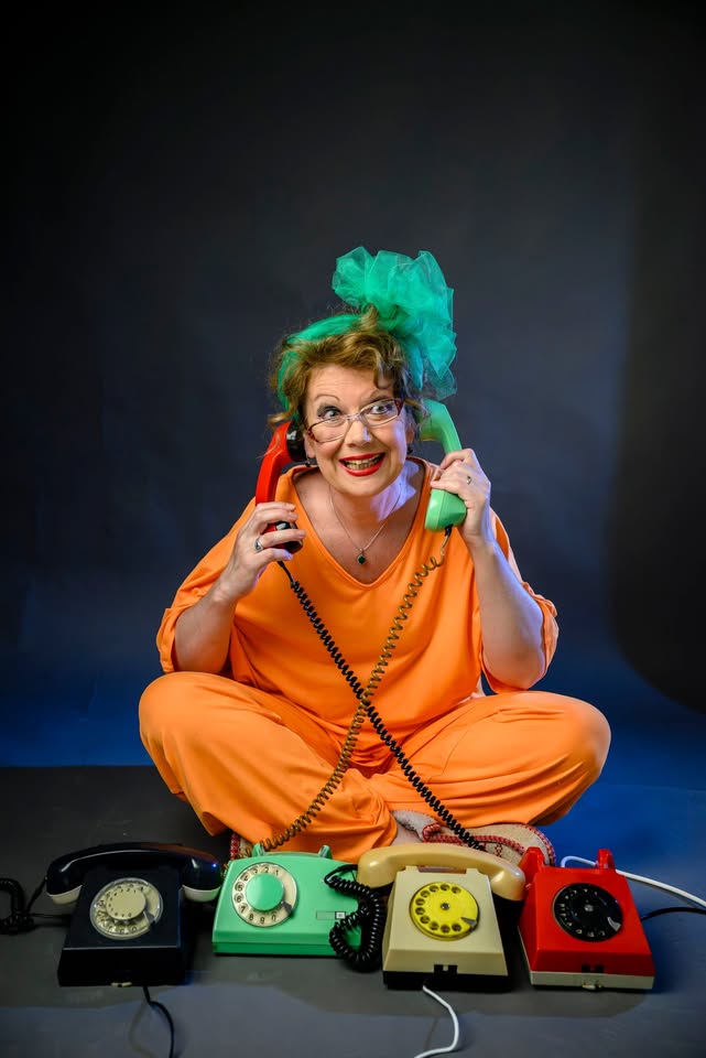 Comedia Doamna Gugăl