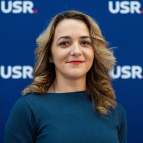 Cynthia Păun