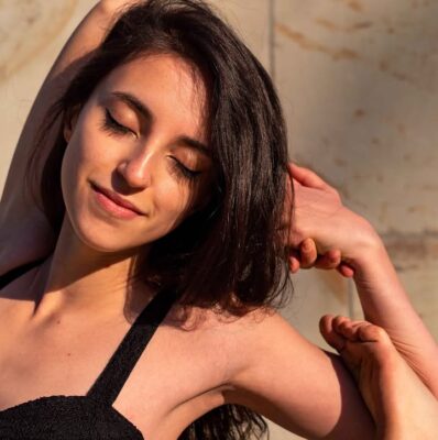 Geanina Bahnean - Ecstatic Peace Yoga