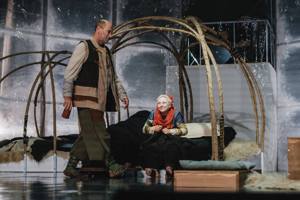 „Avalanșa” / Avalanche” de Tuncer Cücenoğlu, regia Alice Kornitzer – MICROSTAGIUNEA SECȚIEI GERMANE